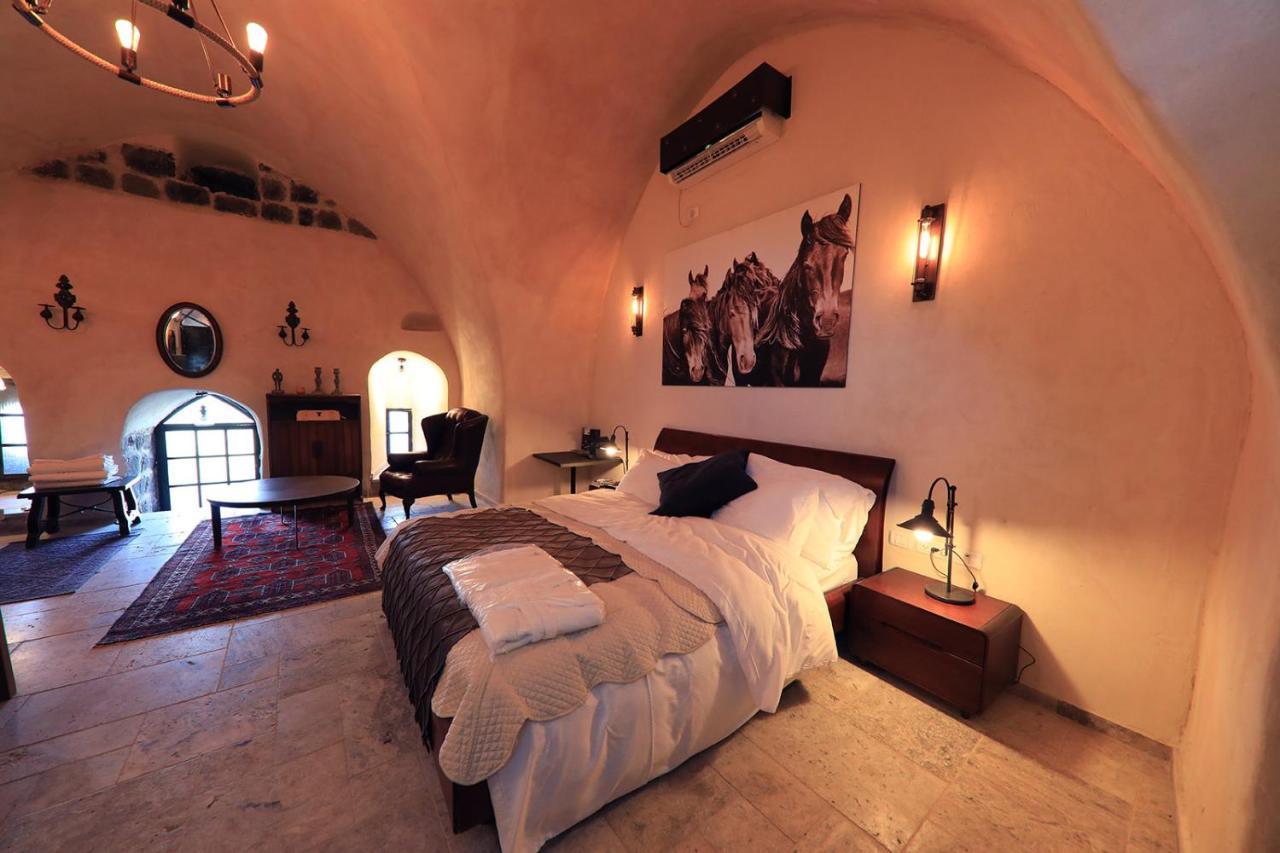 Dona Castle Hotel Tiberias Eksteriør billede